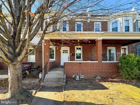 1124 Washington Ave, Marcus Hook, PA 19061