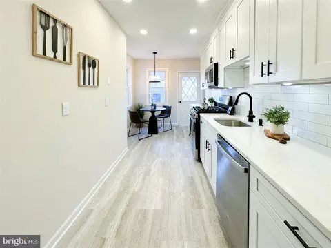 Entry Way - 1124 Washington Ave, Marcus Hook, PA 19061 photo 1 of 3