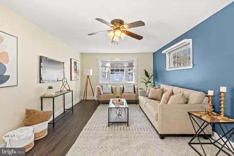 Living - 304 Ryanard Rd, Wallingford, PA 19086 photo 3 of 4