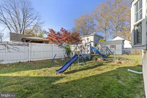 Exterior - 304 Ryanard Rd, Wallingford, PA 19086 photo 2 of 5