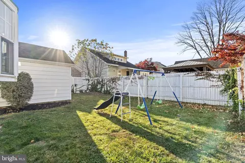 Exterior - 304 Ryanard Rd, Wallingford, PA 19086 photo 3 of 5