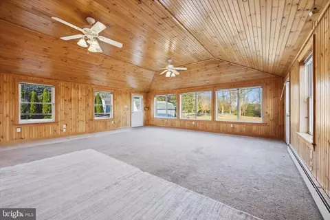 4111 Oliver Ln, Boothwyn, PA 19061 photo 2