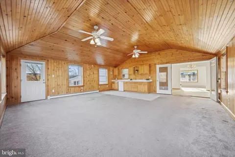 4111 Oliver Ln, Boothwyn, PA 19061 photo 3
