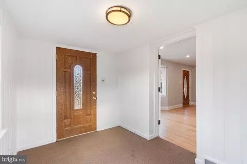 Entry Way - 680 Buttonwood Dr, Springfield, PA 19064 photo 1 of 9