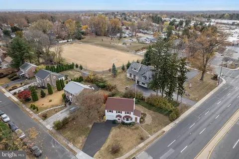View/Area - 680 Buttonwood Dr, Springfield, PA 19064 photo 2 of 5