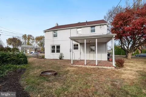 Exterior - 680 Buttonwood Dr, Springfield, PA 19064 photo 5 of 6