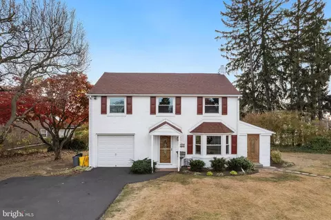 680 Buttonwood Dr, Springfield, PA 19064