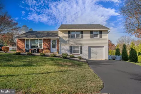 611 Tennis Ave, Newtown Square, PA 19073