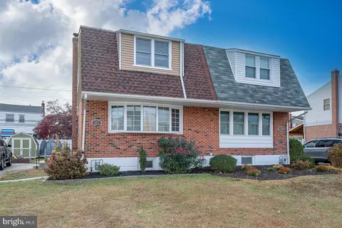 825 Hood Rd, Swarthmore, PA 19081