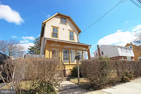 322 Ridley Ave, Folsom, PA 19033