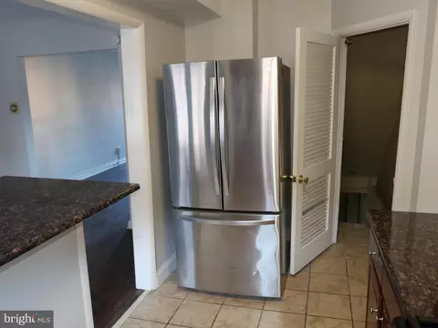 240 Barclay Rd, Darby, PA 19082 photo 9
