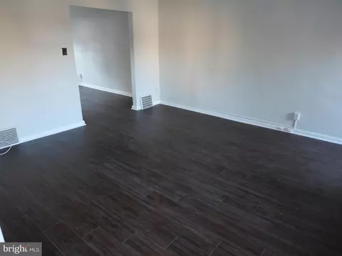 240 Barclay Rd, Darby, PA 19082 photo 3