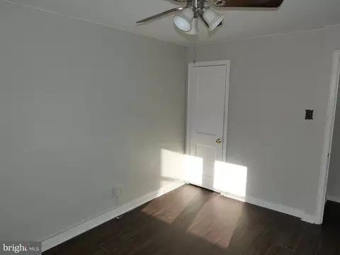 240 Barclay Rd, Darby, PA 19082 photo 12