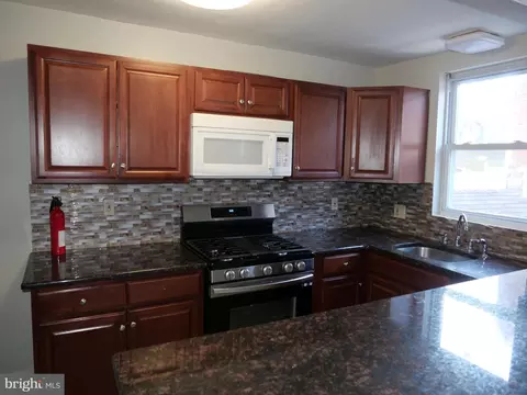 240 Barclay Rd, Darby, PA 19082 photo 6