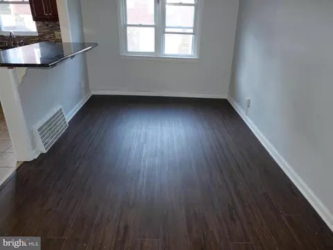 240 Barclay Rd, Darby, PA 19082 photo 5