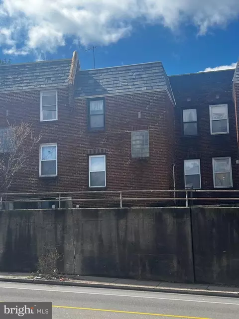 6836 Marshall Rd, Upper Darby, PA 19082 photo 2