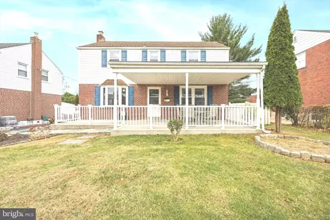 221 Pine Ridge Rd, Havertown, PA 19083