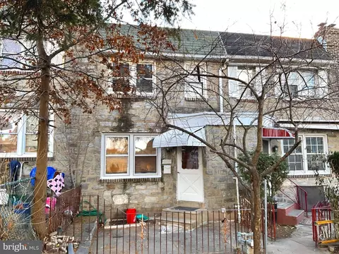 7028 Walnut St, Darby, PA 19082