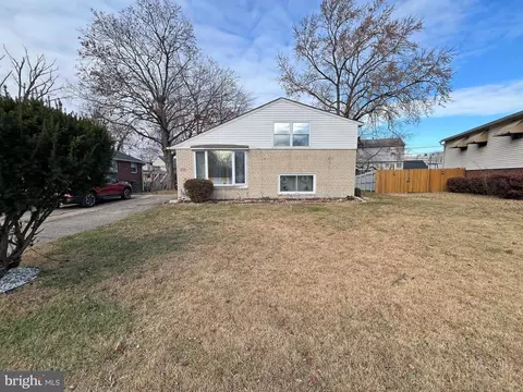 811 Willow Ave, Clifton Heights, PA 19018