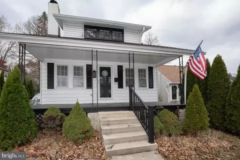 22 Delmont Rd, Newtown Square, PA 19073