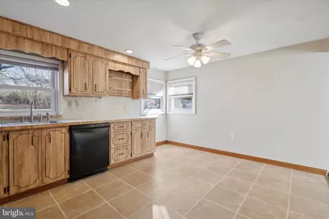 17 Pearson Dr, Springfield, PA 19064 photo 4