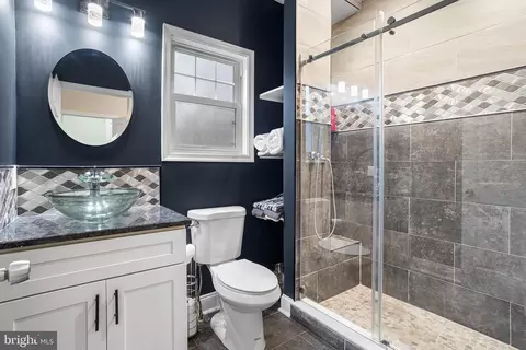 Bath - 111 Ardmore Ave, Darby, PA 19082 photo 1 of 4
