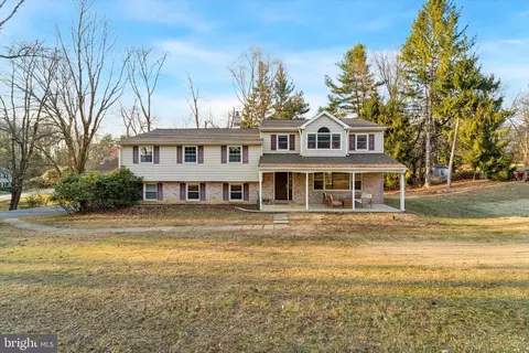 380 Ivy Ln, Glen Mills, PA 19342