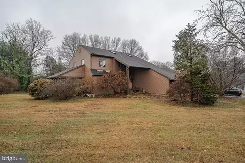 618 S Old Middletown Rd, Media, PA 19063