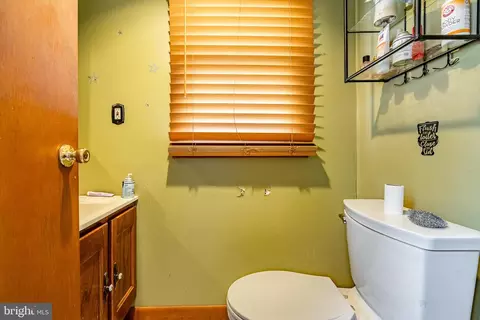 Bath - 809 Hawthorne Ave, Secane, PA 19018 photo 1 of 1