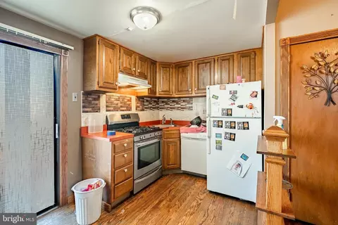 Kitchen - 809 Hawthorne Ave, Secane, PA 19018 photo 1 of 1