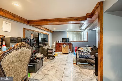 Entry Way - 809 Hawthorne Ave, Secane, PA 19018 photo 3 of 6