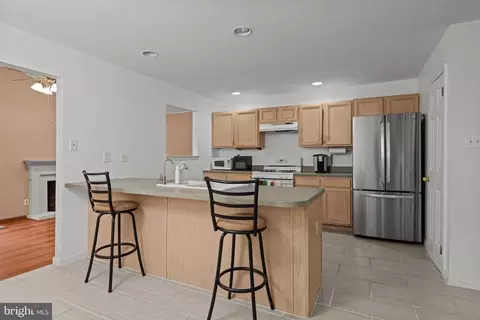 141 Marie Cir, Aston, PA 19014