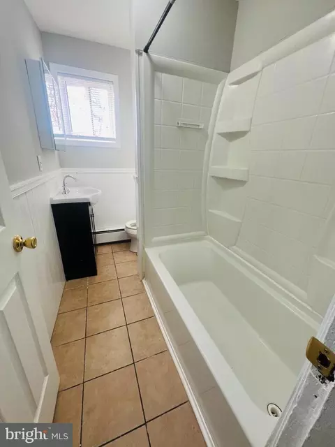 Bath - 9 S 3rd St, Lansdowne, PA 19050 photo 2 of 3