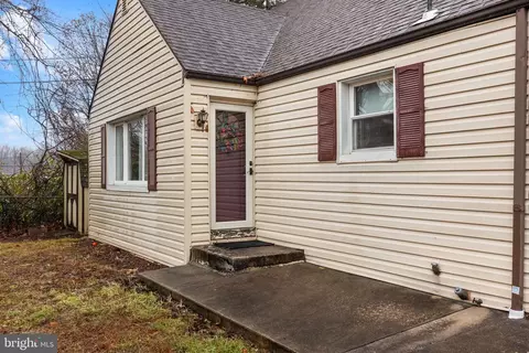 130 Moser St, Aston, PA 19014 photo 3
