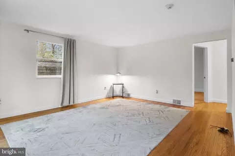 130 Moser St, Aston, PA 19014 photo 4