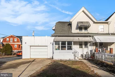 20 Maple St, Marcus Hook, PA 19061