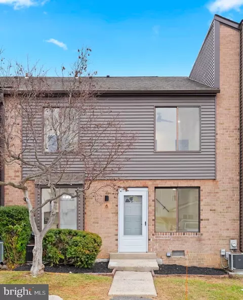 5200 Hilltop Dr #H6, Brookhaven, PA 19015