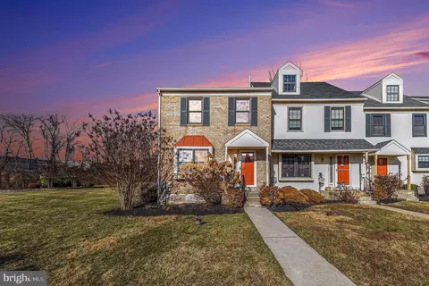 392 Scola Rd, Brookhaven, PA 19015