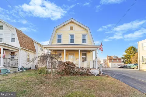 6 W Chelton Rd, Brookhaven, PA 19015