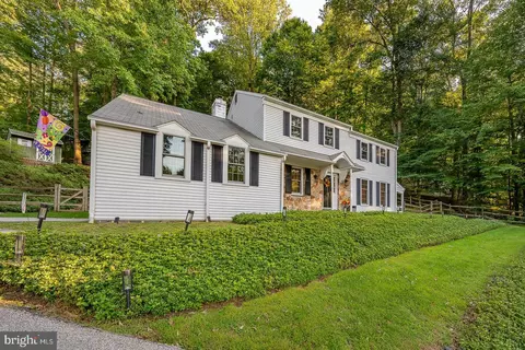 3218 Sawmill Rd, Newtown Square, PA 19073