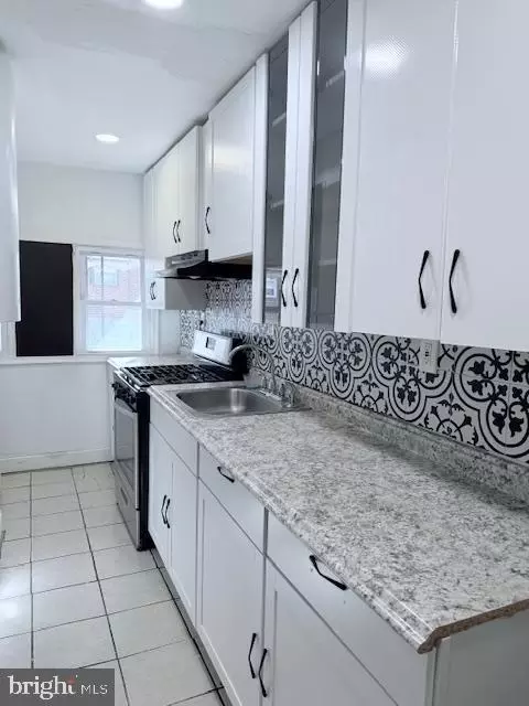 6956 Clinton Rd, Upper Darby, PA 19082