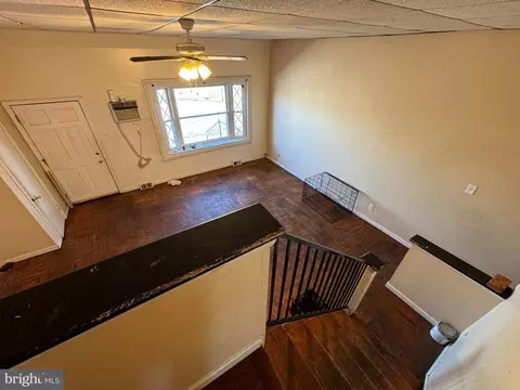 Living - 1532 Summit St, Marcus Hook, PA 19061 photo 4 of 4