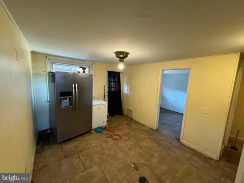 Entry Way - 1532 Summit St, Marcus Hook, PA 19061 photo 1 of 2