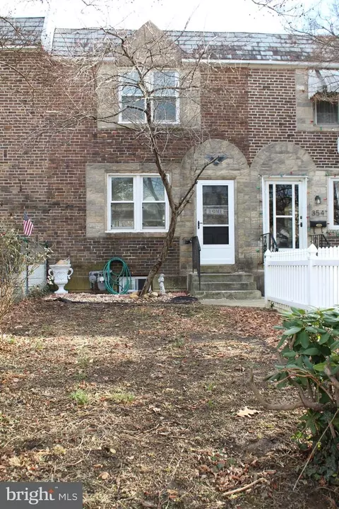356 Westmont, Collingdale, PA 19023