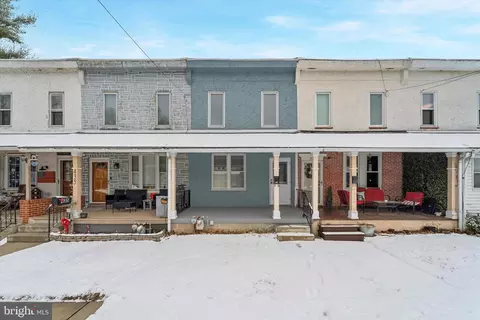 433 Iroquois St, Essington, PA 19029