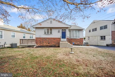 906 Belmont Ave, Secane, PA 19018