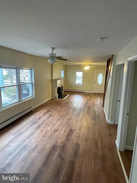 1017 Langley St, Marcus Hook, PA 19061 photo 7