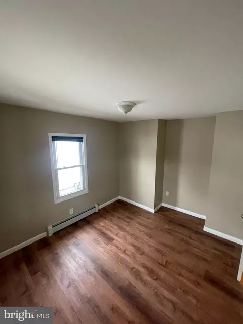 1017 Langley St, Marcus Hook, PA 19061 photo 4