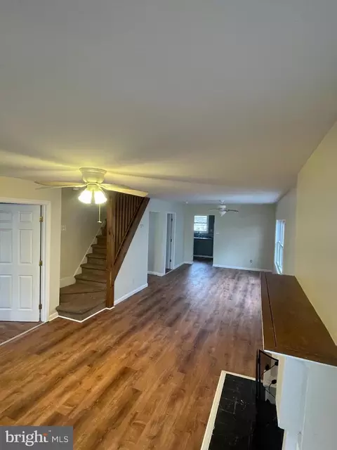 1017 Langley St, Marcus Hook, PA 19061 photo 2