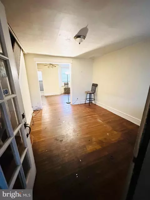 416 Croyden Rd, Darby, PA 19082 photo 4